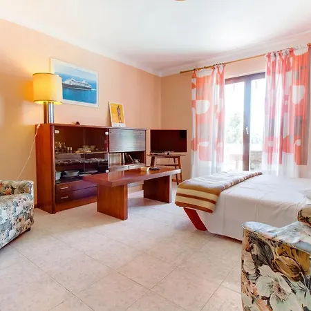 By The Sea Apartment