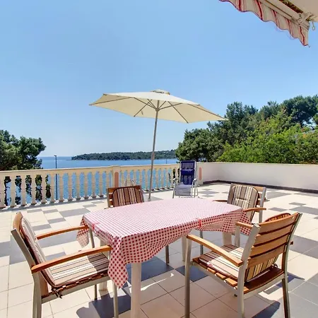 Apartment By The Sea *