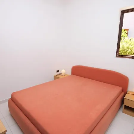 By The Sea Мали-Лошинь