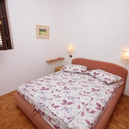 By The Sea Apartman